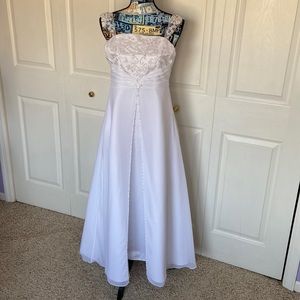 Beautiful Flower Girl/Bridesmaid Gown